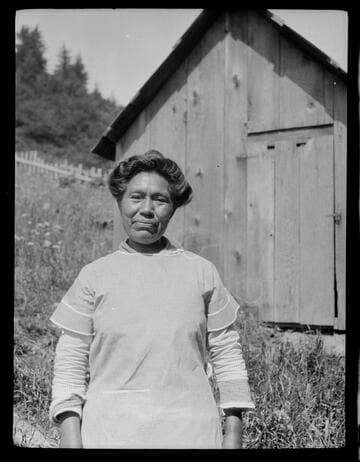 Yurok doctress