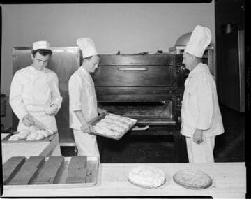Commercial kitchen